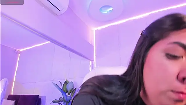 Mia Ness online show from 18, 12, 2025