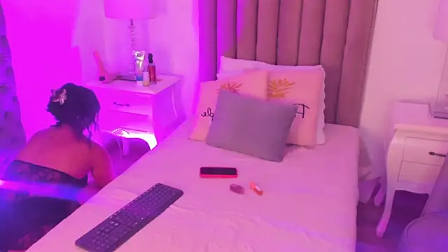 amber  ferrera online show from 5, 2, 2026