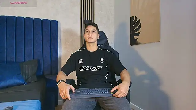 Noah Clarkk online show from 12, 5, 2026