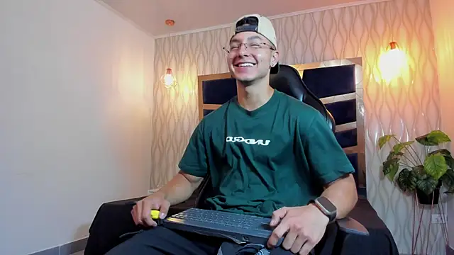 Noah Clarkk online show from 21, 4, 2026