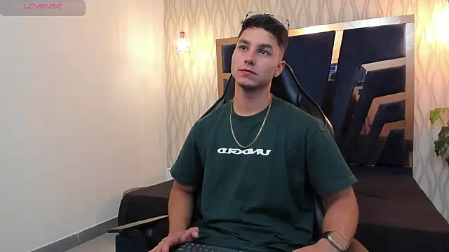 Noah Clarkk online show from 18, 4, 2026