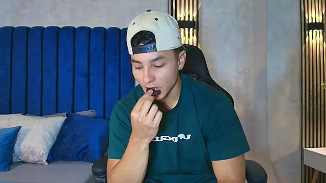 Noah Clarkk online show from 5, 6, 2026