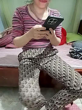 Sweet-Berryy online show from 7, 2, 2026