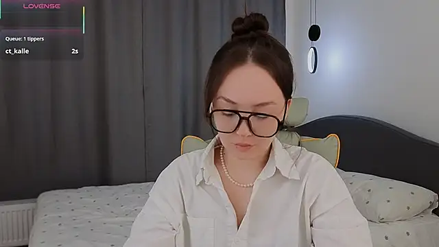 fallin lovee online show from 7, 3, 2026