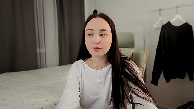 fallin lovee online show from 27, 2, 2026