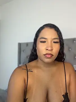 izzybelmonth12 online show from 20, 4, 2026