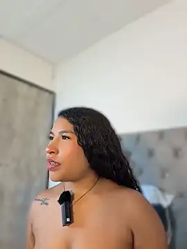 izzybelmonth12 online show from 17, 7, 2026
