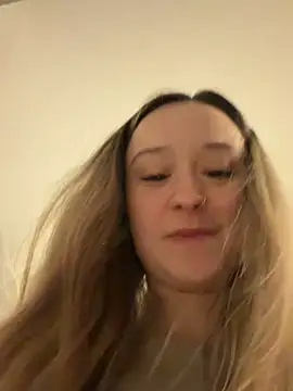 LilyLuck  online show from 7, 2, 2026