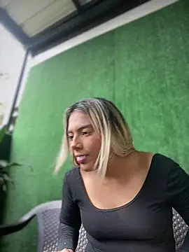 MiaSizzle online show from 5, 3, 2026