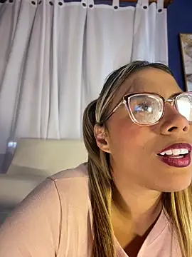 MiaSizzle online show from 20, 2, 2026