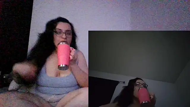 Snapshot of BlueCollarCouple chatting on 6, 2, 2026 BlueCollarCouple online show from 6, 2, 2026