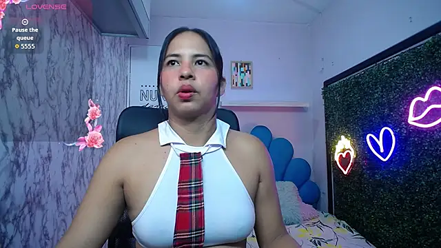 Snapshot of nicol_ross19 chatting on 25, 5, 2026 nicol ross19 online show from 25, 5, 2026