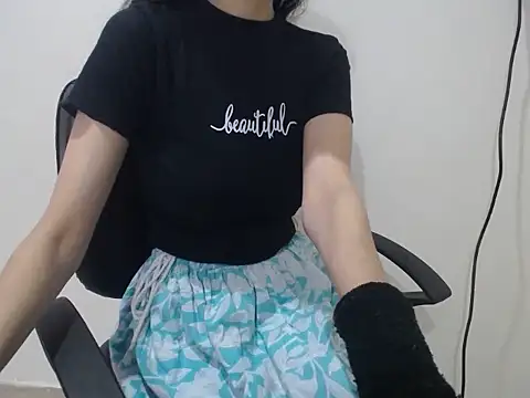 Farhana beautyfull online show from 18, 4, 2026