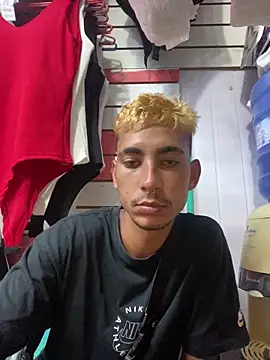 Snapshot of GuioficialBr chatting on 22, 12, 2025 GuioficialBr online show from 22, 12, 2025