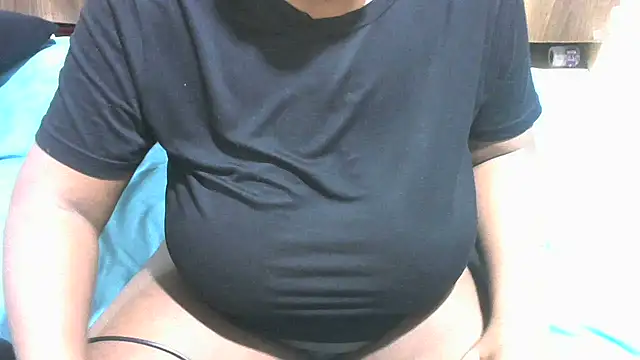 HoneyExtasyXo  online show from 5, 3, 2026