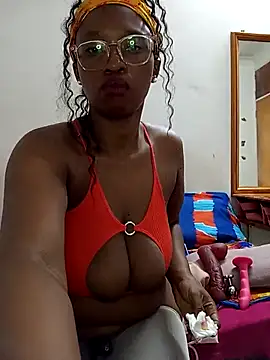 YammyChocTits online show from 7, 1, 2026