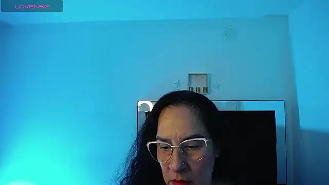 KiaraFoster online show from 17, 4, 2026