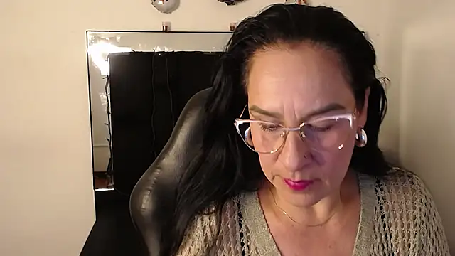 KiaraFoster online show from 19, 12, 2025