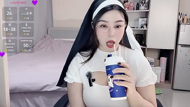 Ogravity  online show from 4, 2, 2026