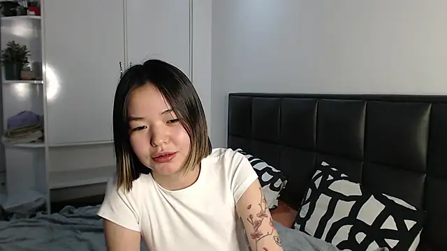 Snapshot of niia_mur chatting on 22, 2, 2026 niia mur online show from 22, 2, 2026