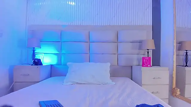 ManuelaEvans  online show from 19, 2, 2026