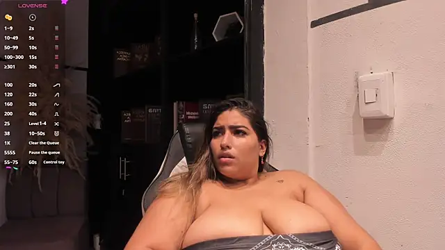 AmbarBrownn  online show from 23, 3, 2026