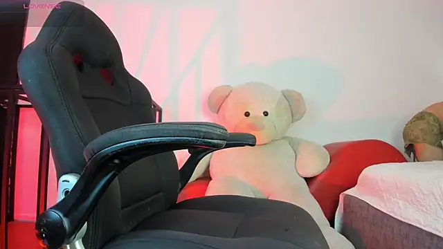 Charlotteinpole online show from 13, 2, 2026