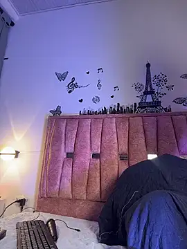 Violetta Moretti online show from 4, 3, 2026