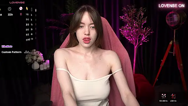 Velouraa online show from 12, 2, 2026