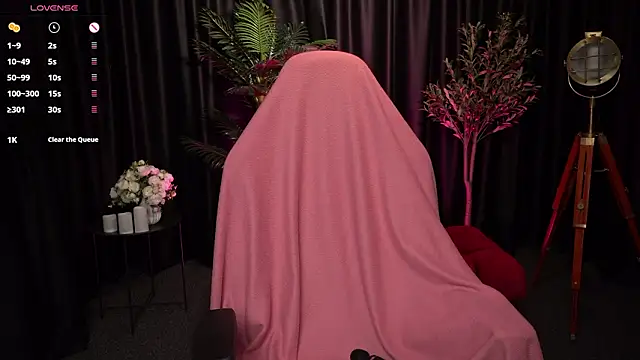 Velouraa online show from 11, 3, 2026