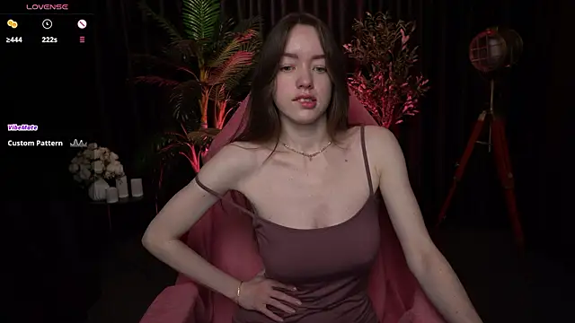 Velouraa online show from 1, 3, 2026