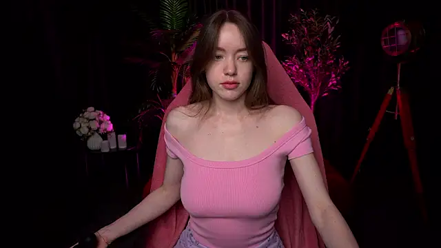 Velouraa online show from 27, 2, 2026