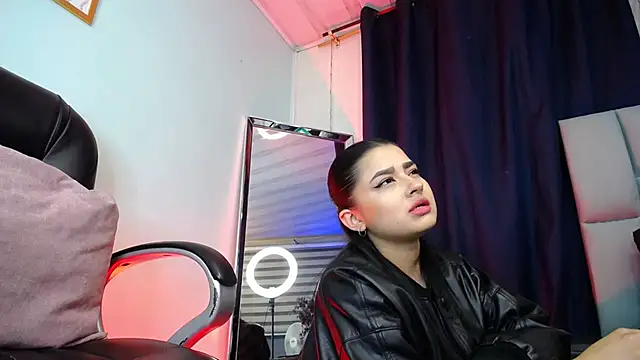 Emilyy05  online show from 28, 2, 2026