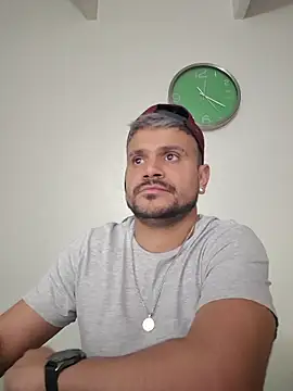 Snapshot of brunno_boos chatting on 2, 2, 2026 brunno boos online show from 2, 2, 2026