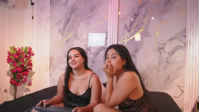 Scarlet and naomi online show from 14, 1, 2026