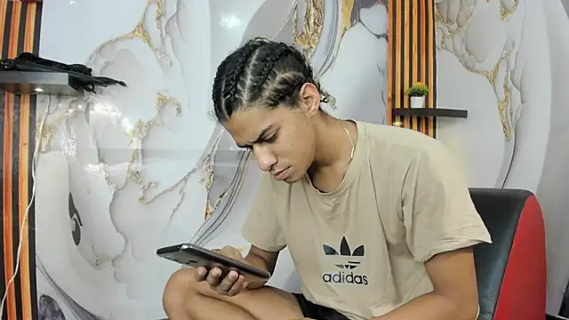 Victor LatinBoy online show from 9, 1, 2026