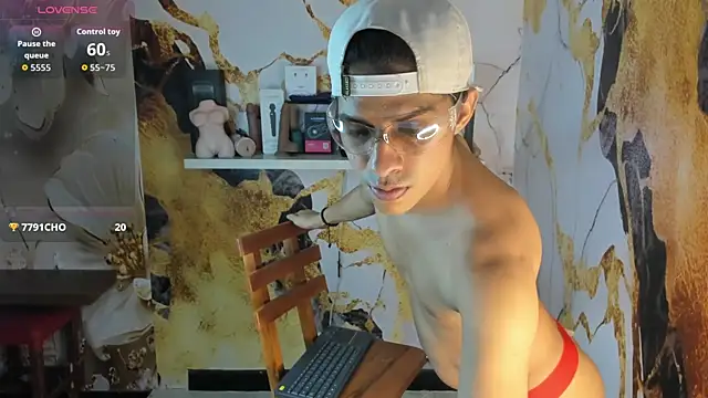 Victor LatinBoy online show from 2, 3, 2026