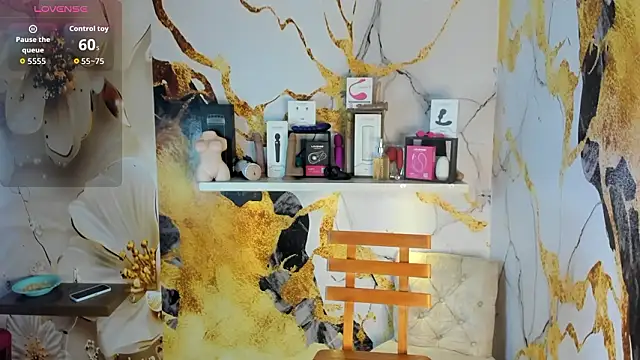 Victor LatinBoy online show from 4, 3, 2026