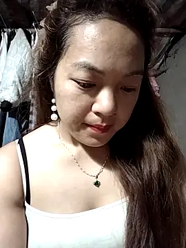 Snapshot of Lucky_cutee chatting on 7, 5, 2026 Lucky cutee online show from 7, 5, 2026