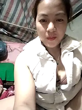 Snapshot of Lucky_cutee chatting on 3, 5, 2026 Lucky cutee online show from 3, 5, 2026