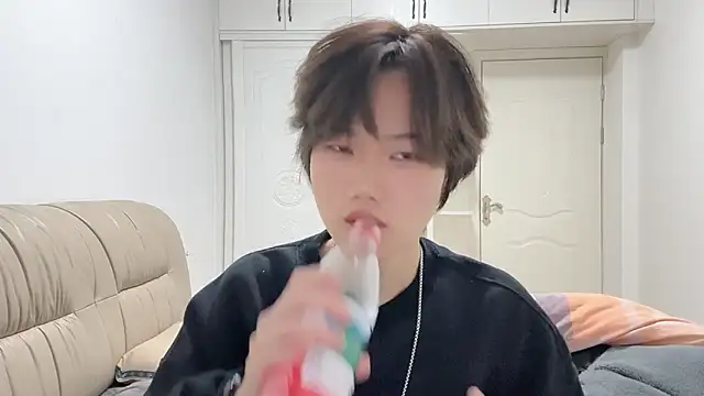 junnan001 online show from 22, 12, 2025