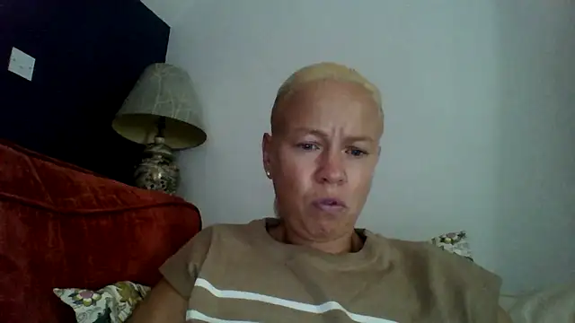 Snapshot of jennyblondeuk chatting on 23, 7, 2026 jennyblondeuk online show from 23, 7, 2026