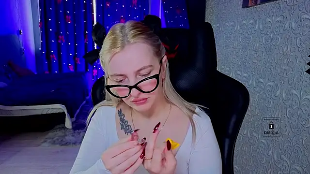 Eva Vibe  online show from 12, 3, 2026