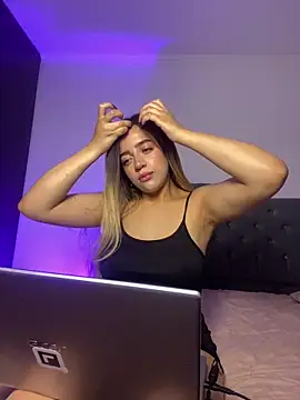 cute emmma online show from 8, 4, 2026