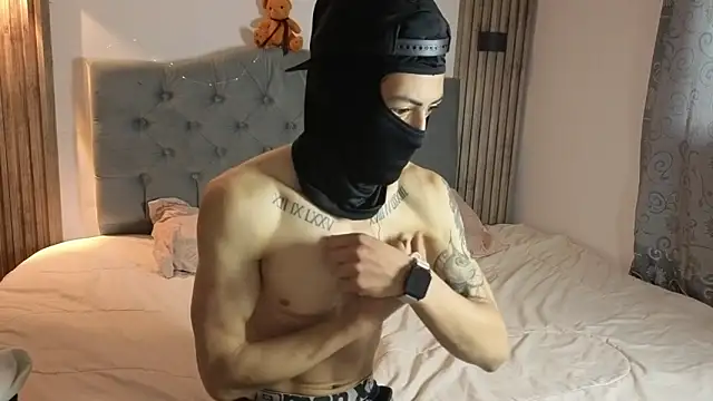 cute emmma online show from 18, 4, 2026