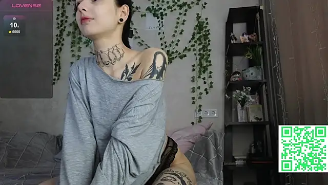 LeonaHinnes online show from 23, 2, 2026