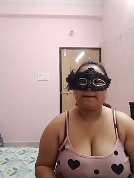 Snapshot of DesiSeductress chatting on 3, 7, 2026 DesiSeductress online show from 3, 7, 2026