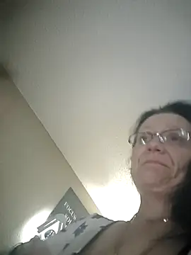 CrownedCuppa online show from 15, 4, 2026