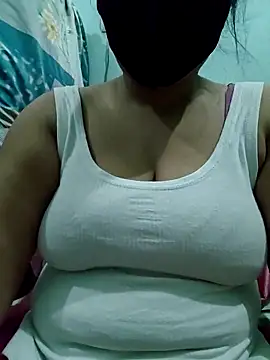 Snapshot of suman_bhabhi001 chatting on 23, 4, 2026 suman bhabhi001 online show from 23, 4, 2026