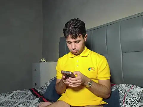 MAXIMILAINO-XXX online show from 5, 2, 2026